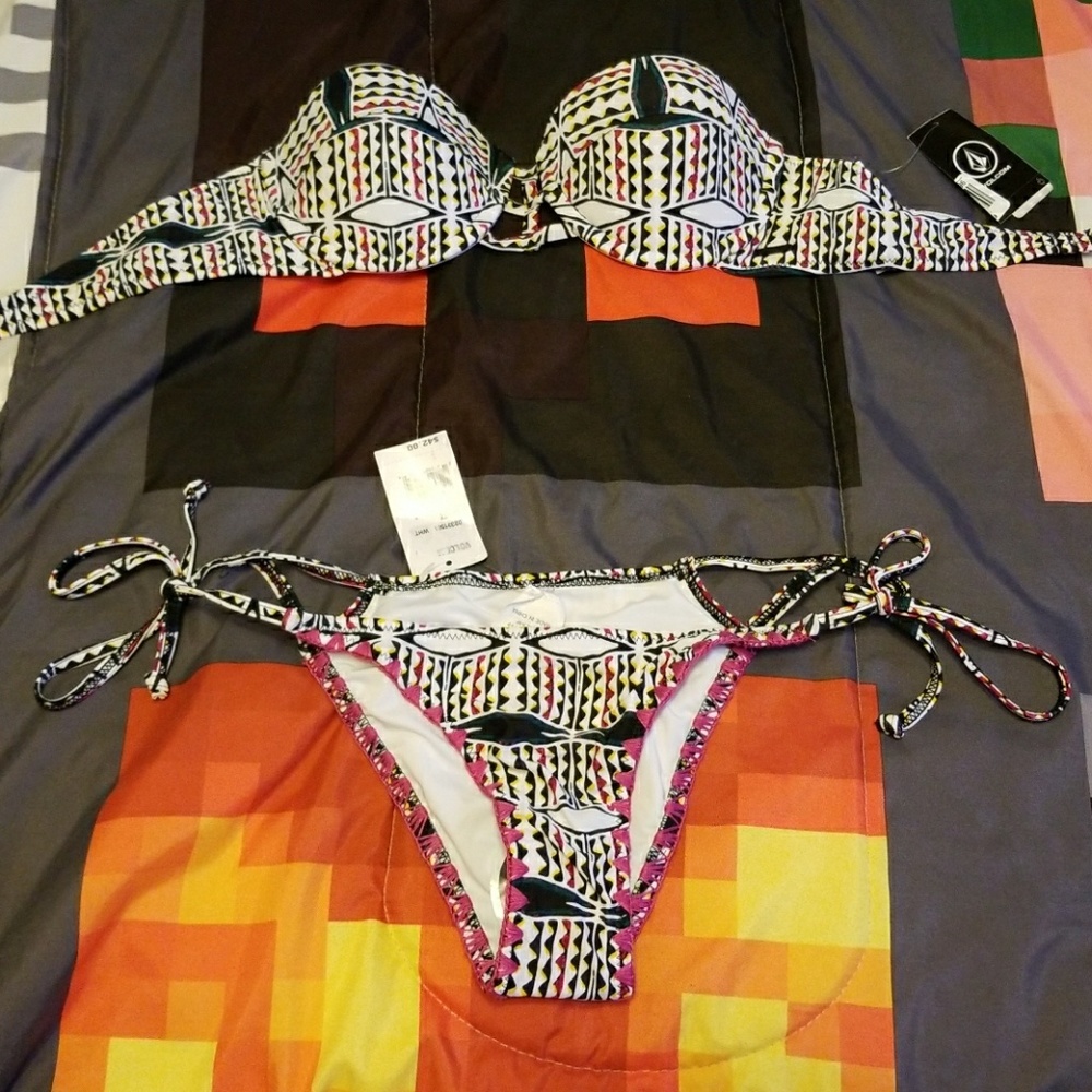 New Volcom bikini set